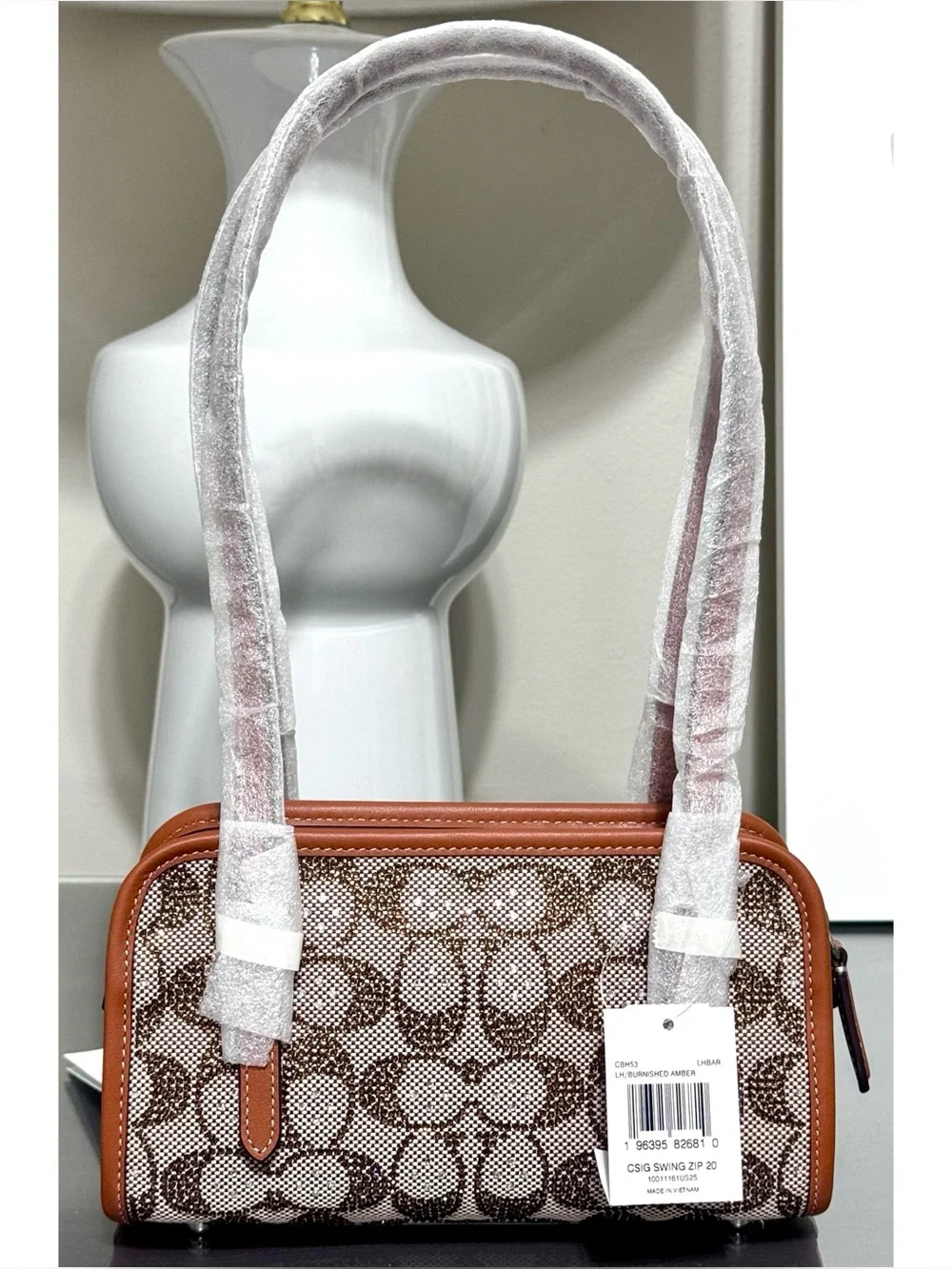 COACH Swing Zip Bag 20 In Crystal Signature Jacquard, BURNISHED AMBER